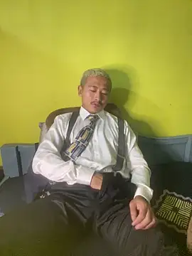 Satinshirt1992 online show from 25, 3, 2026