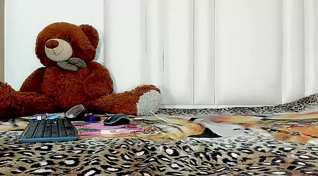 Snapshot of megann_williams chatting on 14, 2, 2025 megann williams online show from 14, 2, 2025