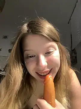 Snapshot of kimczii chatting on 21, 4, 2026 kimczii online show from 21, 4, 2026