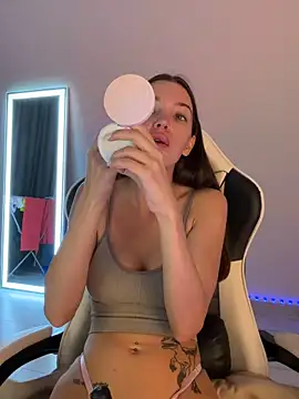 julia fly online show from 3, 6, 2026