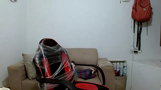 angelamarie1 online show from 16, 12, 2025