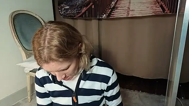 Snapshot of Lola_Belgium chatting on 27, 4, 2026 Lola Belgium online show from 27, 4, 2026