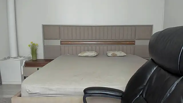 Sierra Halle online show from 30, 11, 2025