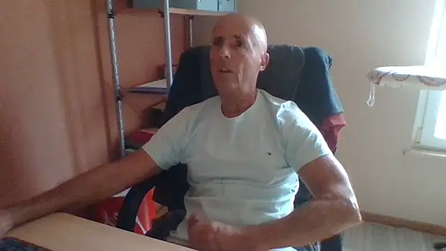 Snapshot of olibrius71 chatting on 31, 10, 2025 olibrius71 online show from 31, 10, 2025