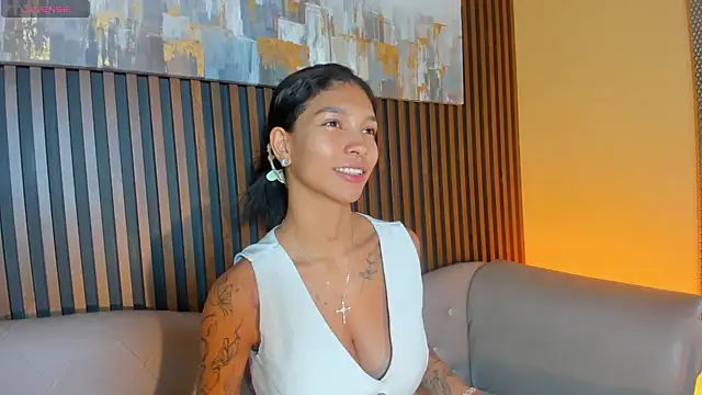 LauraAristizabal online show from 24, 2, 2026