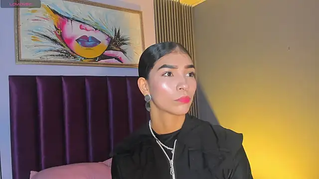 Snapshot of LauraAristizabal chatting on 10, 6, 2026 LauraAristizabal online show from 10, 6, 2026