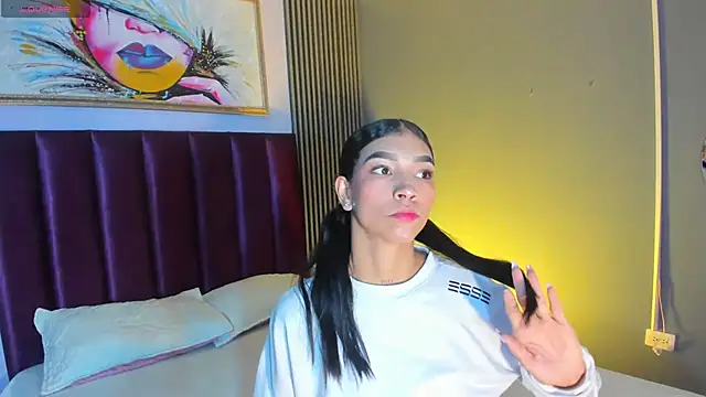 Snapshot of LauraAristizabal chatting on 11, 7, 2026 LauraAristizabal online show from 11, 7, 2026