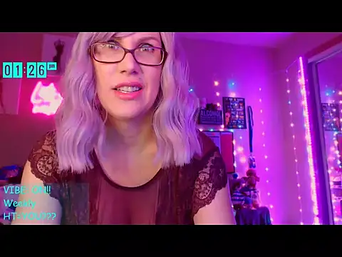 Snapshot of EmmaIsHere chatting on 1, 7, 2026 EmmaIsHere online show from 1, 7, 2026