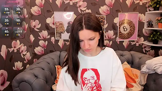 Snapshot of MelaniGrand chatting on 11, 5, 2026 MelaniGrand online show from 11, 5, 2026