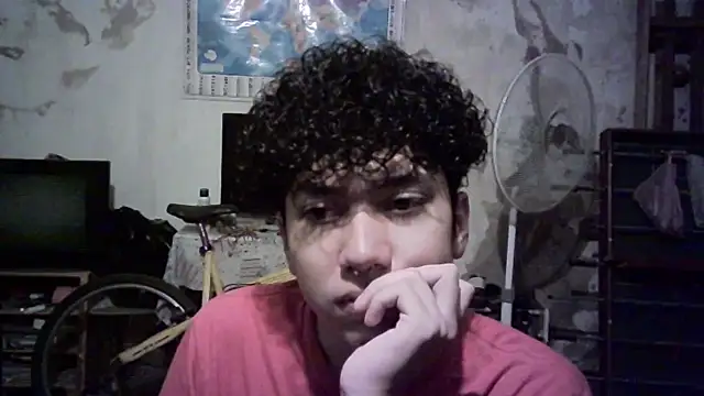 Snapshot of Emv2 chatting on 12, 2, 2026 Emv2 online show from 12, 2, 2026