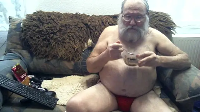 Snapshot of SexySantaC chatting on 8, 1, 2025 SexySantaC online show from 8, 1, 2025