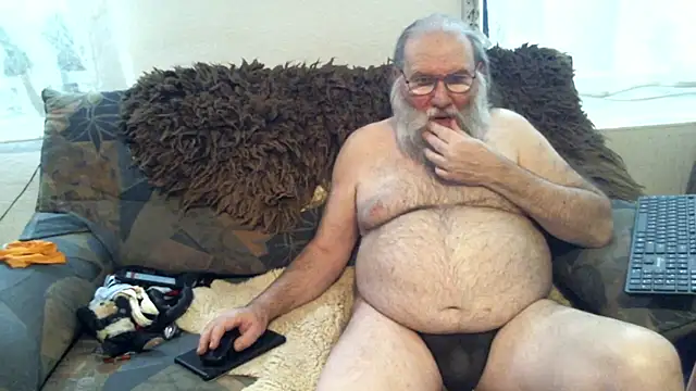 Snapshot of SexySantaC chatting on 2, 2, 2025 SexySantaC online show from 2, 2, 2025
