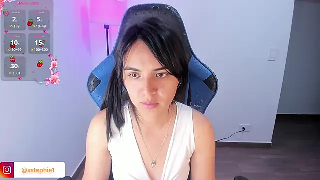 Miss Nicole online show from 14, 11, 2025