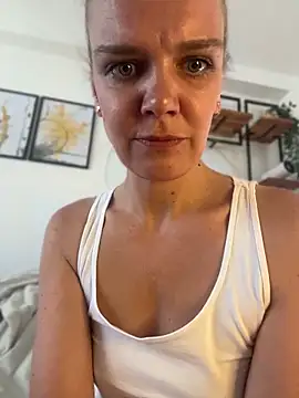 Snapshot of Suesse_Schnitte chatting on 30, 5, 2026 Suesse Schnitte online show from 30, 5, 2026