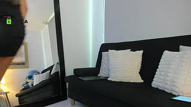 Snapshot of antonella_dom1 chatting on 22, 4, 2026 antonella dom1 online show from 22, 4, 2026