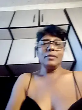 Snapshot of MsAttitude chatting on 3, 7, 2026 MsAttitude online show from 3, 7, 2026