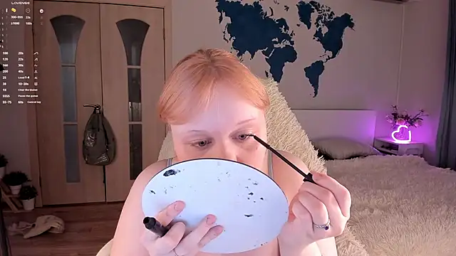 LisaLaas online show from 5, 3, 2025