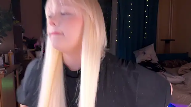 LisaLaas online show from 15, 5, 2026