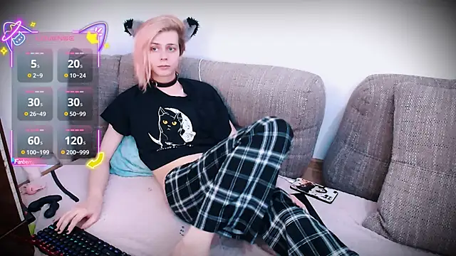 Littlepinkcat online show from 30, 10, 2025