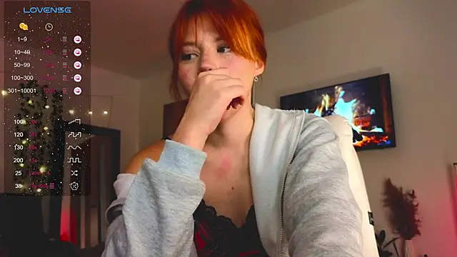 Snapshot of Juliette_Sunshine chatting on 3, 2, 2025 Juliette Sunshine online show from 3, 2, 2025