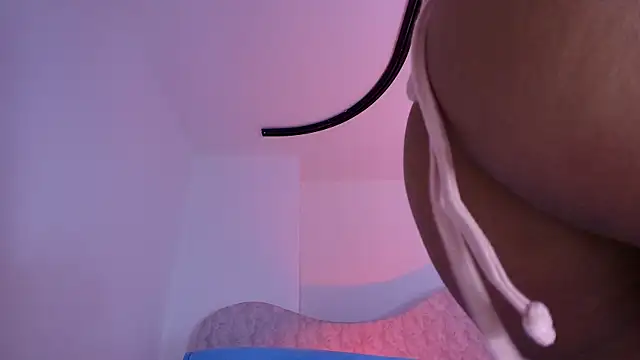 Snapshot of naomi_kyse chatting on 20, 6, 2026 naomi kyse online show from 20, 6, 2026
