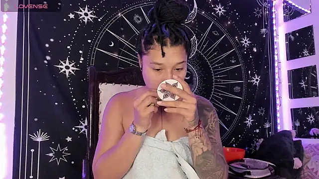 Eva Lee  online show from 21, 9, 2025