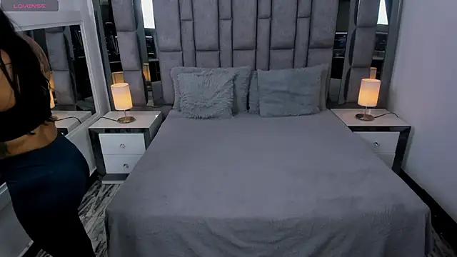 EMMAHILL1 online show from 16, 10, 2025