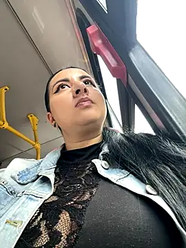 Abril Luv online show from 21, 11, 2025