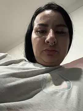 Abril Luv online show from 2, 7, 2026