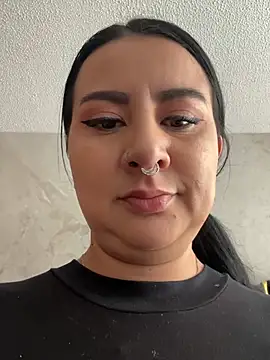 Abril Luv online show from 3, 7, 2026