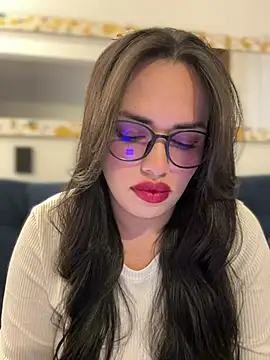 Snapshot of andra_rose chatting on 6, 3, 2025 andra rose online show from 6, 3, 2025