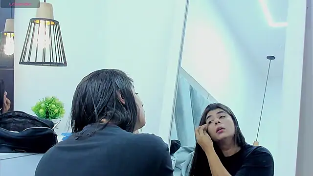 Snapshot of ZiaCalifa chatting on 21, 11, 2025 ZiaCalifa online show from 21, 11, 2025