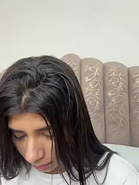 Snapshot of ZiaCalifa chatting on 16, 12, 2025 ZiaCalifa online show from 16, 12, 2025