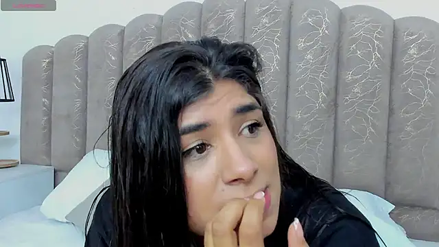 Snapshot of ZiaCalifa chatting on 19, 12, 2025 ZiaCalifa online show from 19, 12, 2025