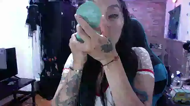 Snapshot of AngelaQueen_ chatting on 29, 10, 2025 AngelaQueen online show from 29, 10, 2025