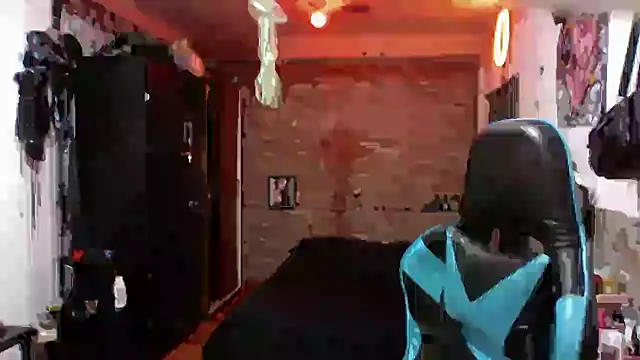 Snapshot of AngelaQueen_ chatting on 25, 11, 2025 AngelaQueen online show from 25, 11, 2025