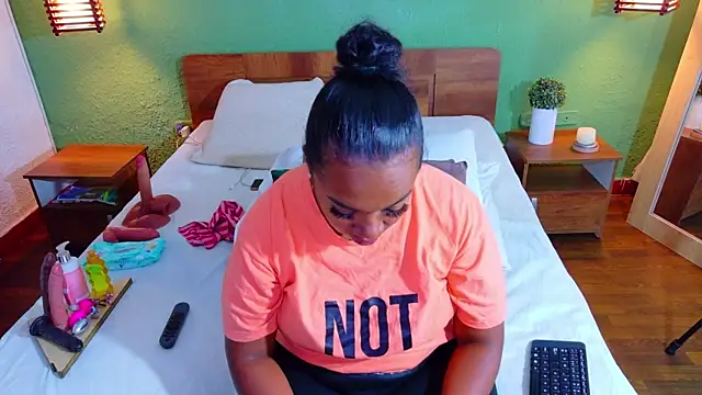 dannaahbrown online show from 28, 3, 2026