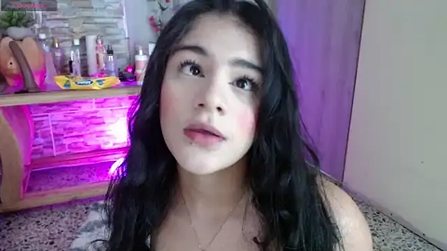 Snapshot of Saray_Cute_ chatting on 2, 12, 2024 Saray Cute online show from 2, 12, 2024