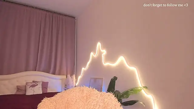 LauraCoy online show from 7, 2, 2026