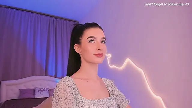 Snapshot of LauraCoy chatting on 2, 6, 2026 LauraCoy online show from 2, 6, 2026