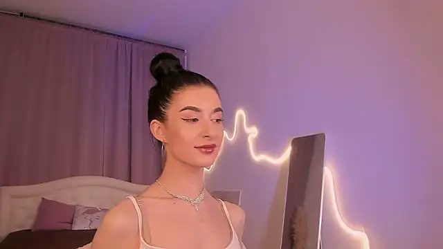 LauraCoy online show from 7, 7, 2026