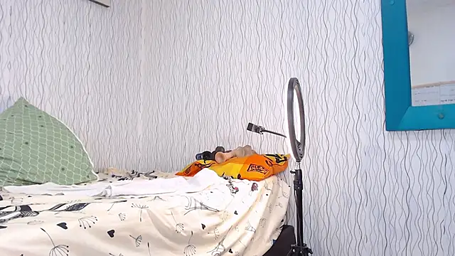 NadiaWhite online show from 18, 2, 2025