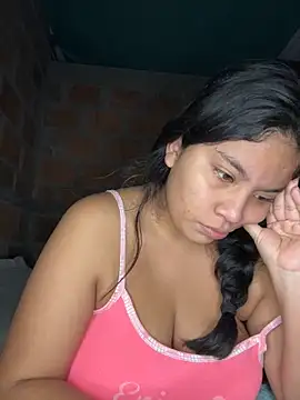 moncerrat luna online show from 24, 1, 2025