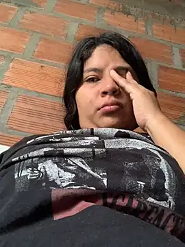 moncerrat luna online show from 15, 2, 2025