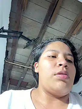 moncerrat luna online show from 2, 4, 2026