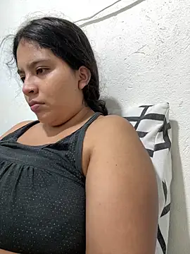 Snapshot of moncerrat_luna chatting on 12, 5, 2026 moncerrat luna online show from 12, 5, 2026
