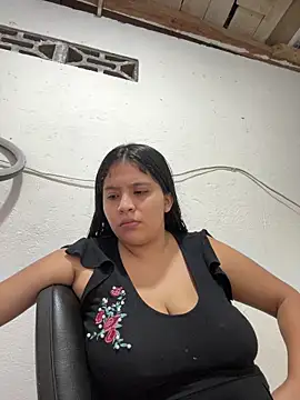 Snapshot of moncerrat_luna chatting on 8, 6, 2026 moncerrat luna online show from 8, 6, 2026