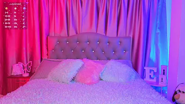 Emiily Scott1 online show from 4, 3, 2026