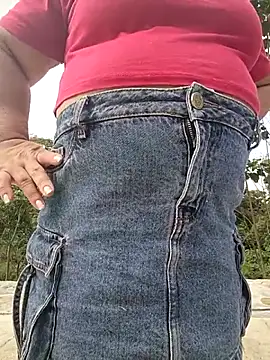 Snapshot of HORNY_MATURE25 chatting on 14, 12, 2025 HORNY MATURE25 online show from 14, 12, 2025