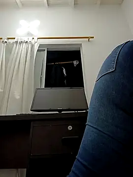 Snapshot of HORNY_MATURE25 chatting on 19, 12, 2025 HORNY MATURE25 online show from 19, 12, 2025